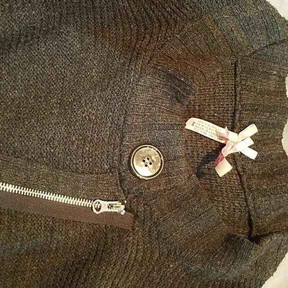 Funky Sweater - Picture 2 of 5